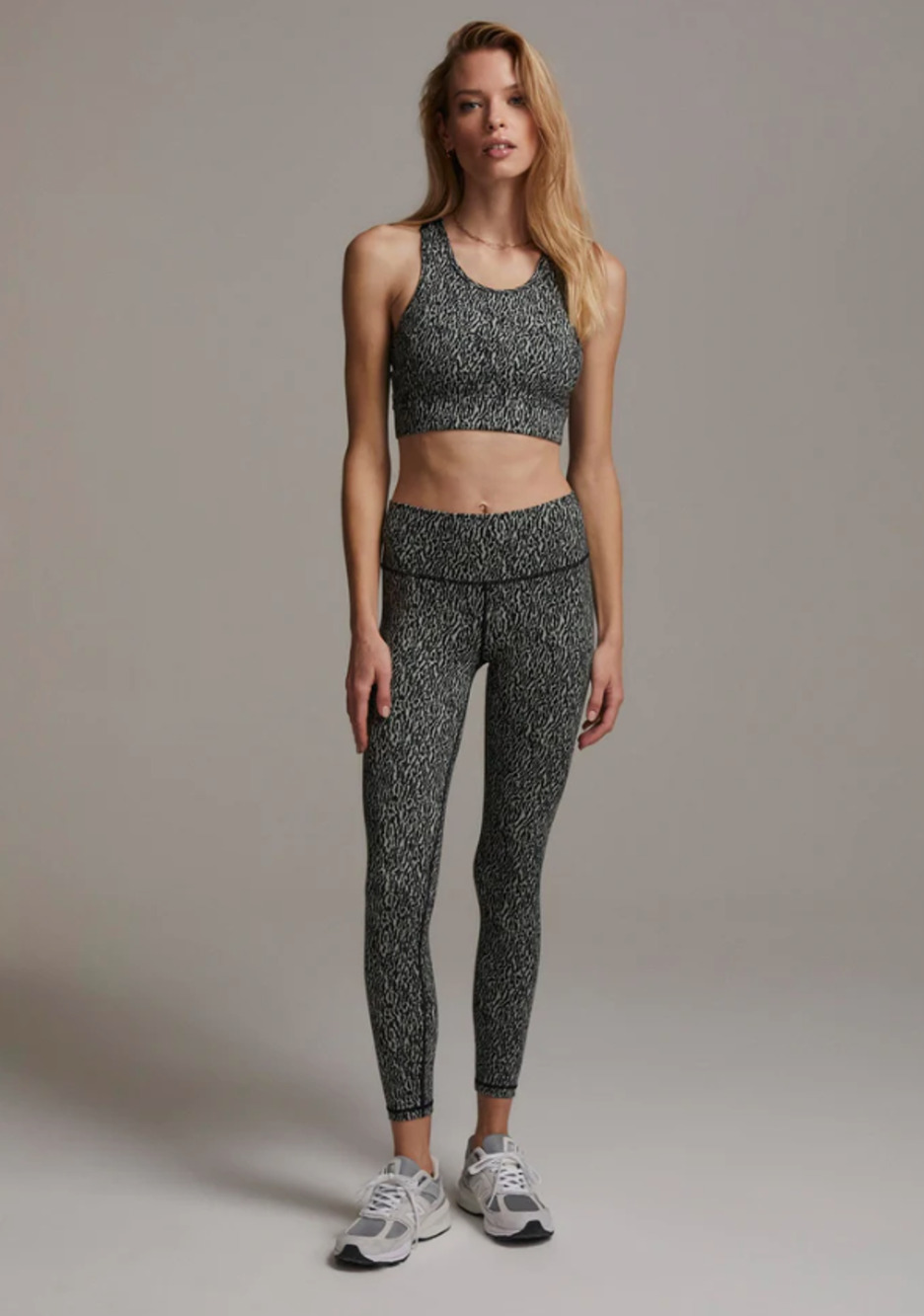 VARLEY NWT Century Leggings 2.0 25" in Textured Grain Print // S